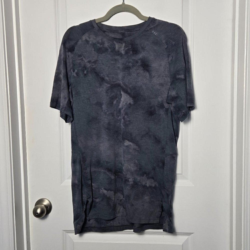 Lululemon Men's Always Agile Short Sleeve - S/M PTP 20"  Diamond Dye Grey/Purple